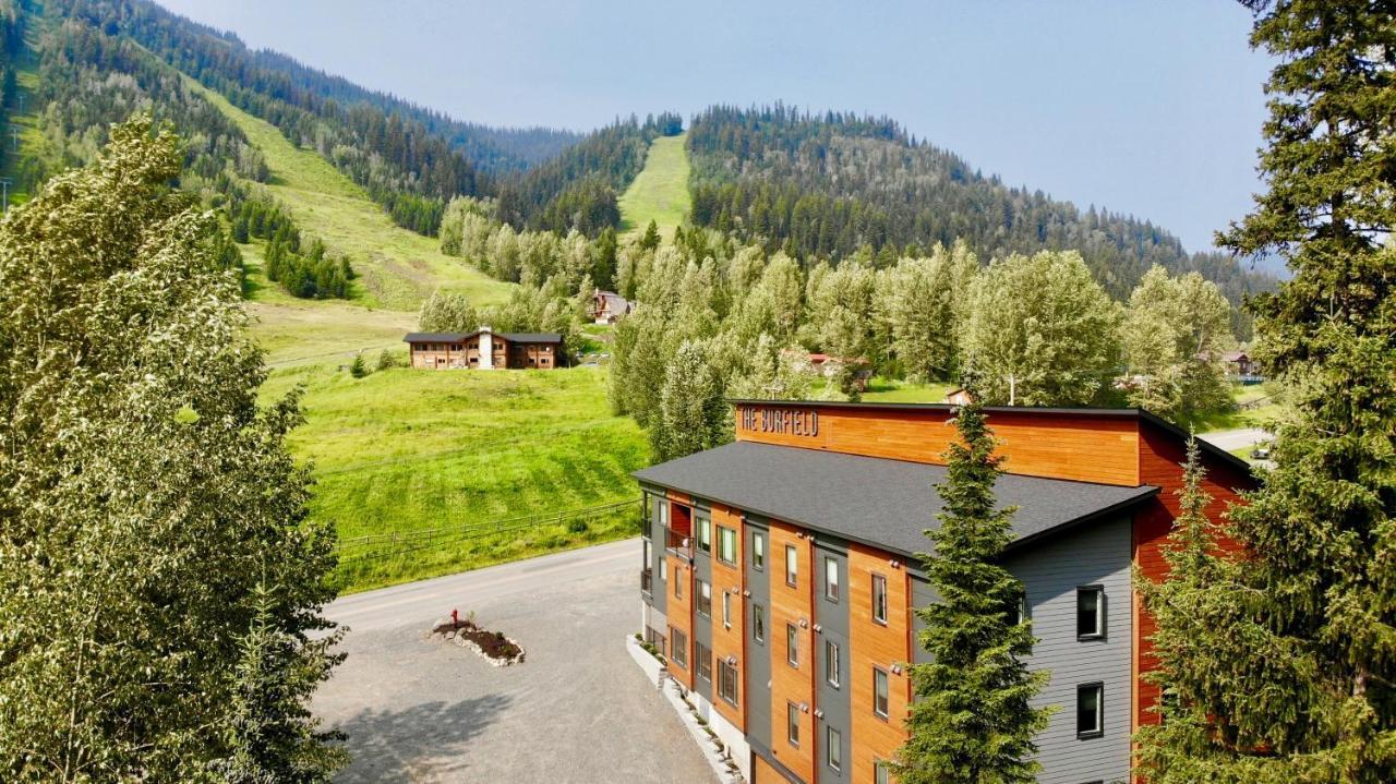 The Burfield Hotel Sun Peaks Exterior photo